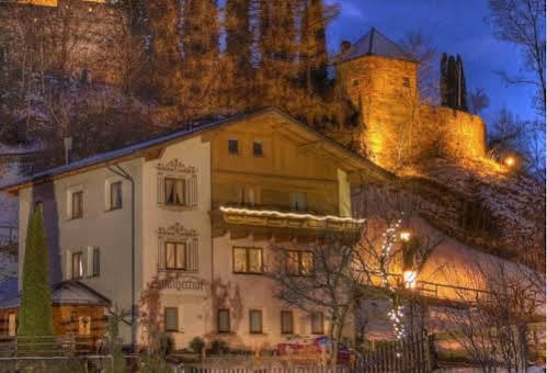 Zwingerhof Pensión 5*